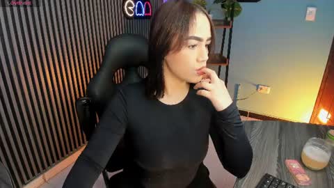 Emily  online show from 07-09-26, 12:42
