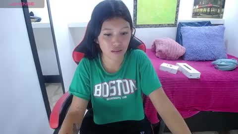 Snapshot of emily_rosse04 chatting on 01-29-25, 12:45 online show from 01-29-25, 12:45