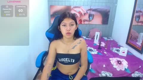 Snapshot of emily_rosse04 chatting on 03-06-25, 12:09 online show from 03-06-25, 12:09