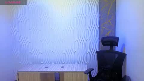 Snapshot of emily_rosse04 chatting on 09-09-25, 12:15 online show from 09-09-25, 12:15