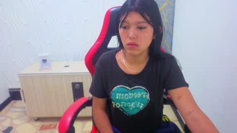 Snapshot of emily_rosse04 chatting on 10-14-25, 12:06 online show from 10-14-25, 12:06