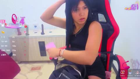 Snapshot of emily_rosse04 chatting on 10-16-25, 12:28 online show from 10-16-25, 12:28