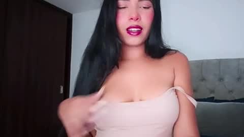 Snapshot of emily_rosse9 chatting on 10-26-25, 01:33 emily_rosse9 online show from 10-26-25, 01:33