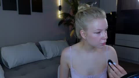 Snapshot of emily_shepard chatting on 06-17-26, 02:25 emily shepard online show from 06-17-26, 02:25