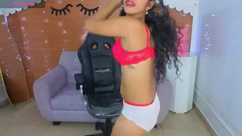 emily_smith_t online show from 04-23-26, 07:49