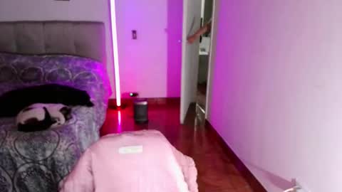 Emily  Swan online show from 11-19-25, 02:00