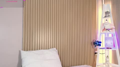 Emily online show from 04-08-26, 11:54