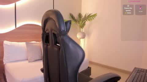 emily_tolson online show from 11-27-25, 07:05