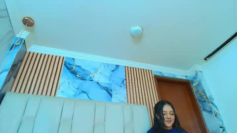 Snapshot of emily_trujillo chatting on 12-17-25, 06:58 Emily Trujillo online show from 12-17-25, 06:58