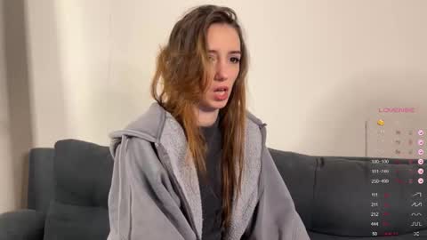 Snapshot of emily_w0w_ chatting on 11-29-25, 06:49 Lia online show from 11-29-25, 06:49