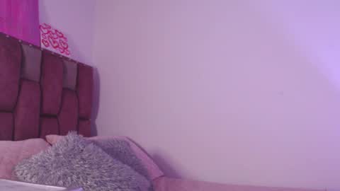 emily_w2 online show from 02-18-25, 07:09