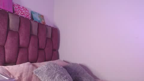 emily_w2 online show from 01-06-26, 03:43