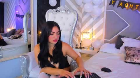 Emily White online show from 11-30-25, 05:22