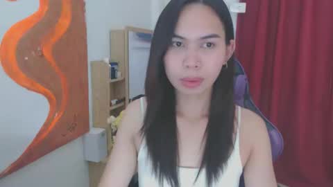 emily_xo143 online show from 04-14-26, 10:21