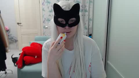 Snapshot of emily_york18 chatting on 01-09-26, 02:20 Emily online show from 01-09-26, 02:20