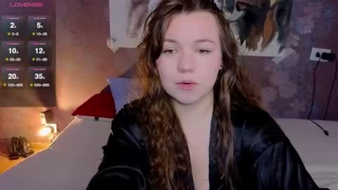 Snapshot of emilyart_ chatting on 07-01-26, 07:02 artist Emily online show from 07-01-26, 07:02