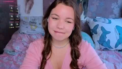 Snapshot of emilyart_ chatting on 07-14-26, 03:22 artist Emily online show from 07-14-26, 03:22