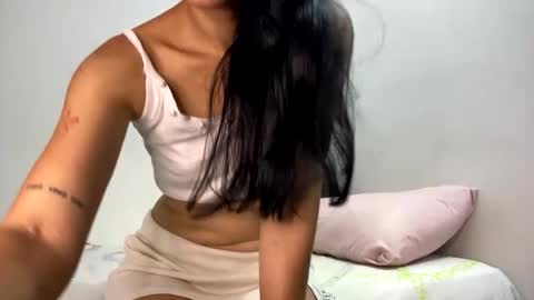 Snapshot of emilybrown01 chatting on 05-26-26, 04:30 emilybrown01 online show from 05-26-26, 04:30