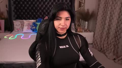 Snapshot of emilycandys chatting on 09-29-25, 05:45 Emy online show from 09-29-25, 05:45