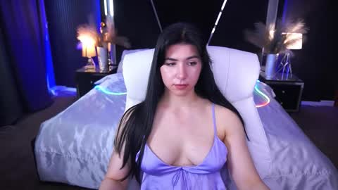 Snapshot of emilycandys chatting on 10-10-25, 08:13 Emy online show from 10-10-25, 08:13