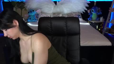 Snapshot of emilycandys chatting on 10-20-25, 05:41 Emy online show from 10-20-25, 05:41