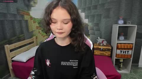 Emilyhaves online show from 09-27-25, 05:07