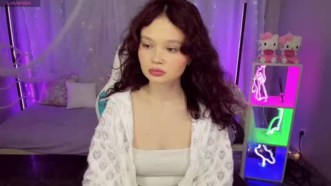 Emilyhaves online show from 05-25-26, 07:14