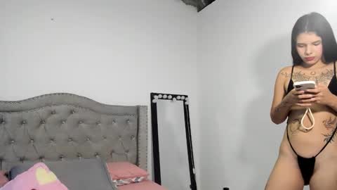 Snapshot of emilydauz chatting on 02-20-26, 06:30 Camila online show from 02-20-26, 06:30