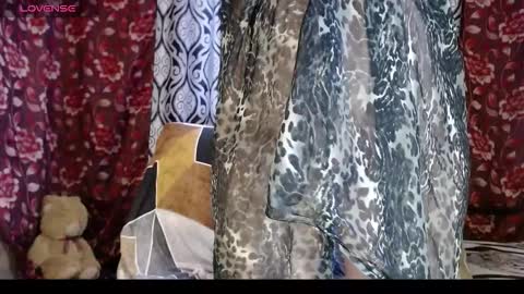 EmilyDoth online show from 10-15-25, 04:45