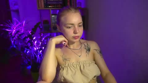 Snapshot of emilyemmi chatting on 07-22-26, 08:22 Emilyemmi online show from 07-22-26, 08:22