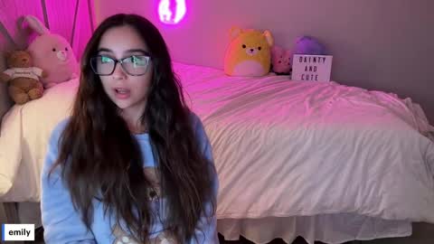 emilyfawn online show from 09-12-25, 04:23