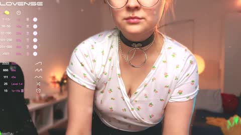 Snapshot of emilyforelsket chatting on 12-21-24, 12:38 Emily online show from 12-21-24, 12:38