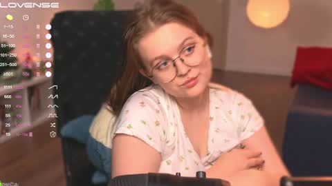 Snapshot of emilyforelsket chatting on 01-02-25, 03:40 Emily online show from 01-02-25, 03:40