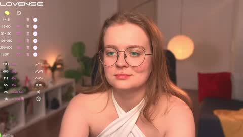 Snapshot of emilyforelsket chatting on 01-05-25, 06:24 Emily online show from 01-05-25, 06:24