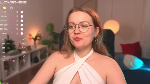 Snapshot of emilyforelsket chatting on 01-09-25, 03:12 Emily online show from 01-09-25, 03:12