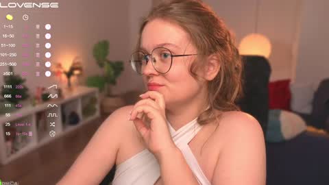 Snapshot of emilyforelsket chatting on 01-16-25, 03:13 Emily online show from 01-16-25, 03:13