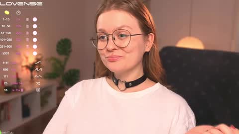 Snapshot of emilyforelsket chatting on 02-03-25, 03:27 Emily online show from 02-03-25, 03:27