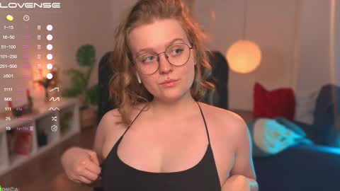 Snapshot of emilyforelsket chatting on 02-06-25, 12:16 Emily online show from 02-06-25, 12:16