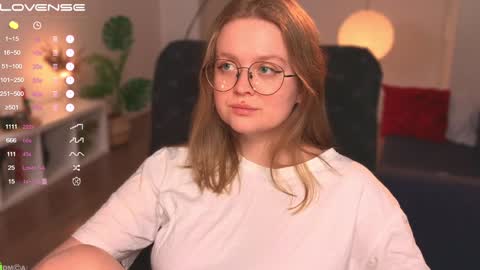 Snapshot of emilyforelsket chatting on 02-08-25, 06:12 Emily online show from 02-08-25, 06:12