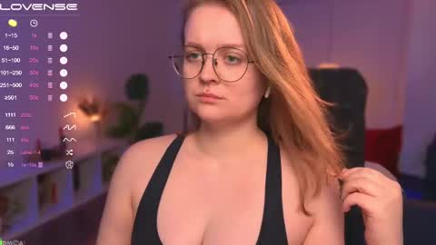 Snapshot of emilyforelsket chatting on 02-16-25, 03:27 Emily online show from 02-16-25, 03:27