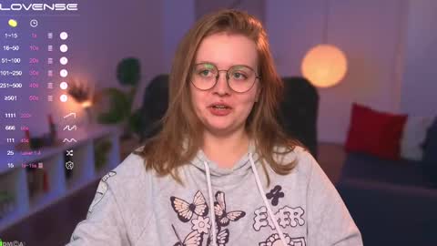 Snapshot of emilyforelsket chatting on 02-19-25, 12:44 Emily online show from 02-19-25, 12:44