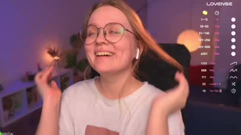 Snapshot of emilyforelsket chatting on 03-04-25, 06:07 Emily online show from 03-04-25, 06:07