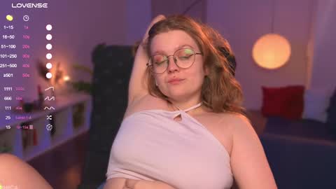 Snapshot of emilyforelsket chatting on 03-07-25, 03:49 Emily online show from 03-07-25, 03:49