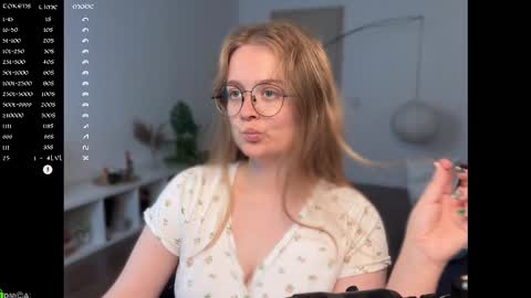 Snapshot of emilyforelsket chatting on 09-30-25, 12:10 Emily online show from 09-30-25, 12:10