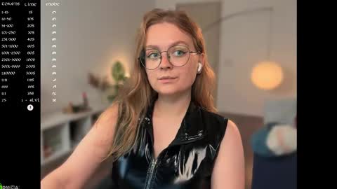 Snapshot of emilyforelsket chatting on 10-03-25, 11:07 Emily online show from 10-03-25, 11:07