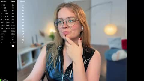 Snapshot of emilyforelsket chatting on 10-17-25, 12:30 Emily online show from 10-17-25, 12:30