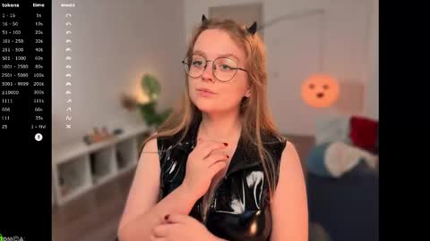 Snapshot of emilyforelsket chatting on 11-01-25, 12:18 Emily online show from 11-01-25, 12:18