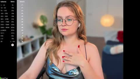 Snapshot of emilyforelsket chatting on 11-04-25, 12:15 Emily online show from 11-04-25, 12:15