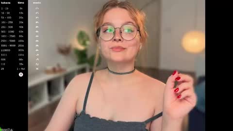 Snapshot of emilyforelsket chatting on 11-07-25, 12:38 Emily online show from 11-07-25, 12:38