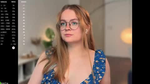 Snapshot of emilyforelsket chatting on 11-08-25, 12:05 Emily online show from 11-08-25, 12:05